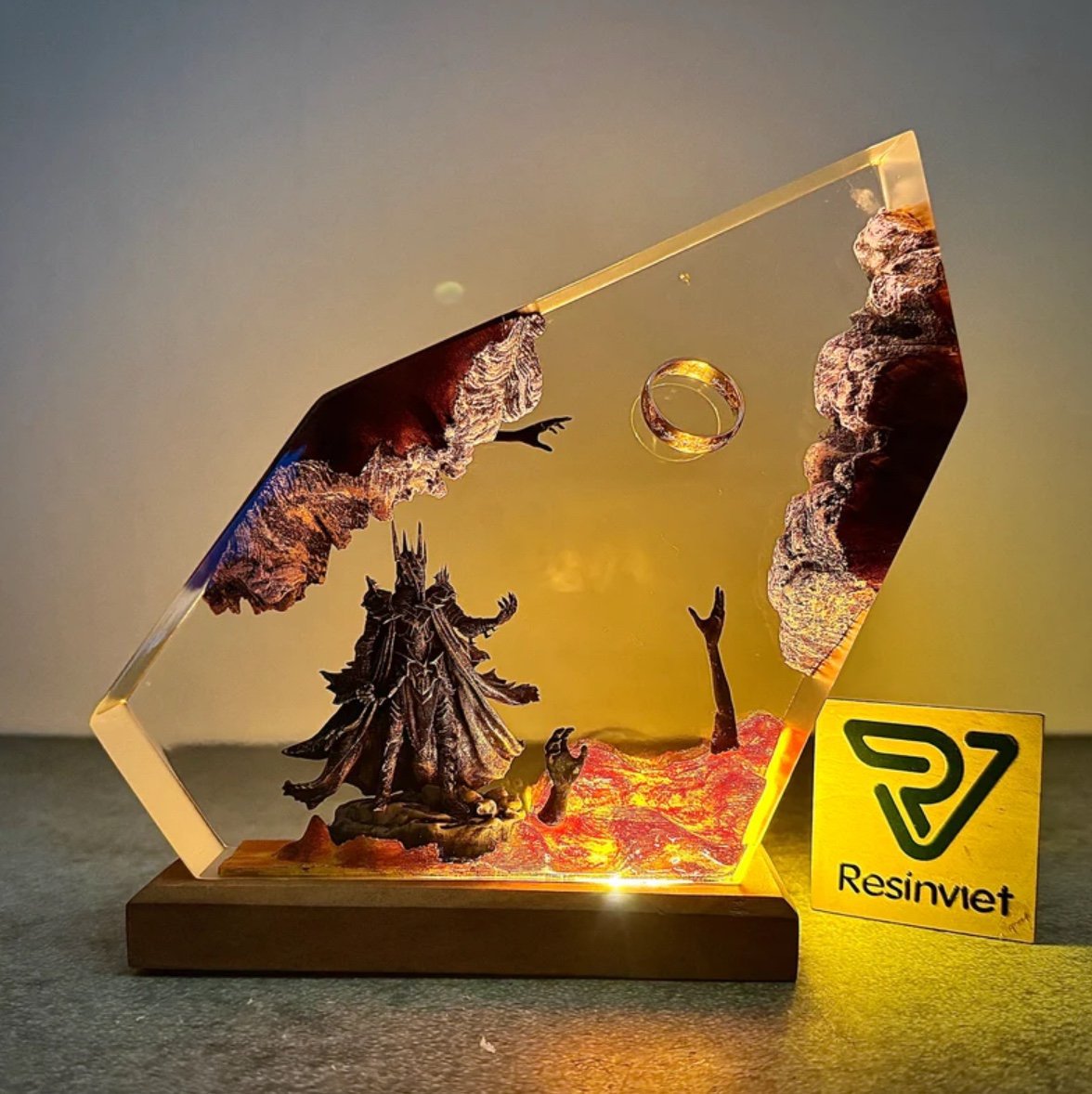 Resin Art Ring - 2026年新作 悪魔の王国 生物型樹脂製テーブルライト クリエイティブアート ショックデコレーションランプ マジックリング