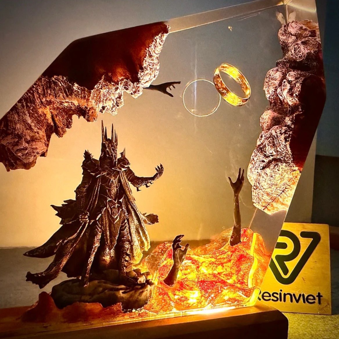 2026年新作 悪魔の王国 生物型樹脂製テーブルライト クリ - Resin Art Ring のレビューと価格