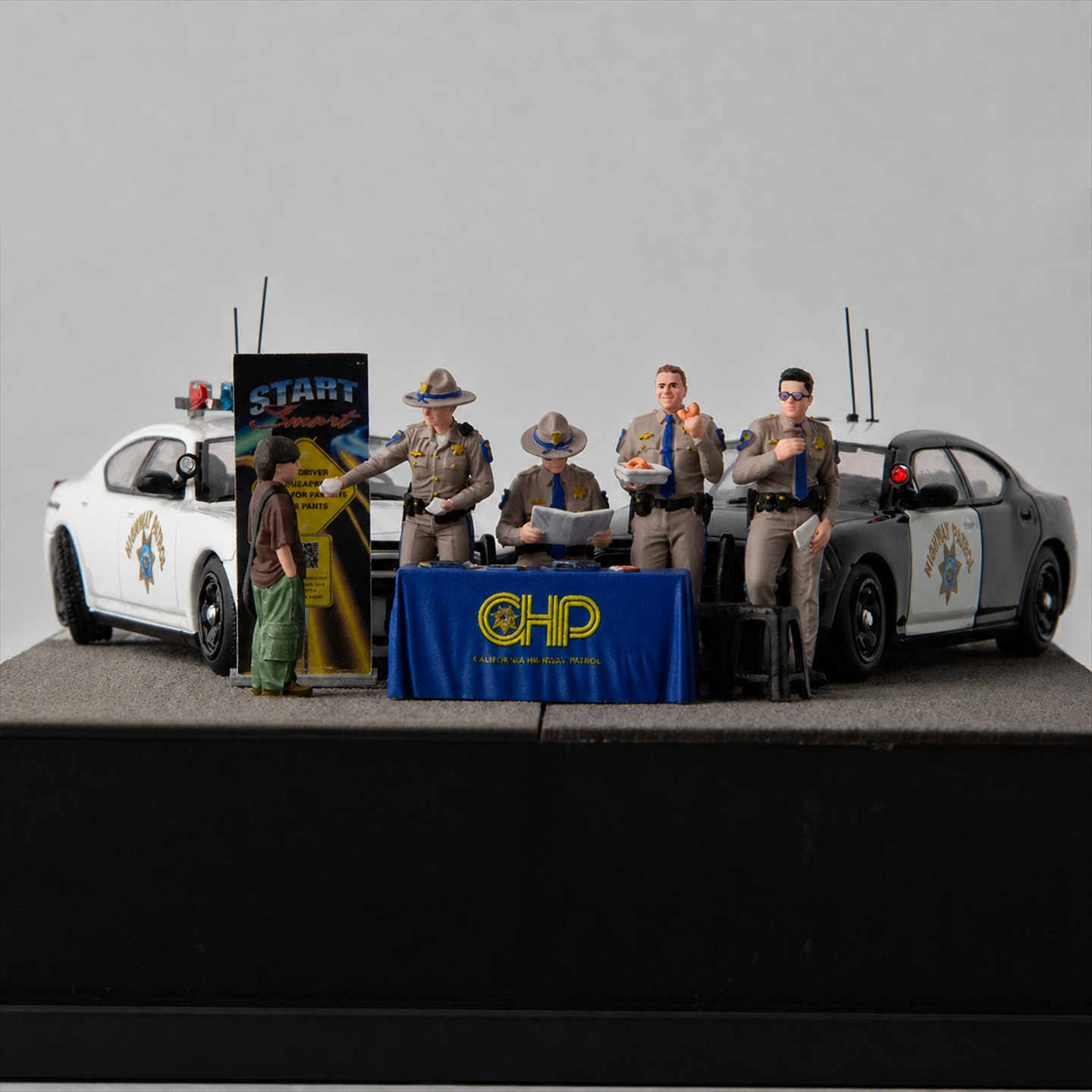 1/64スケール レジン製 ハイウェイパトロールオフィサー  - Resin Art Toys のレビューと価格