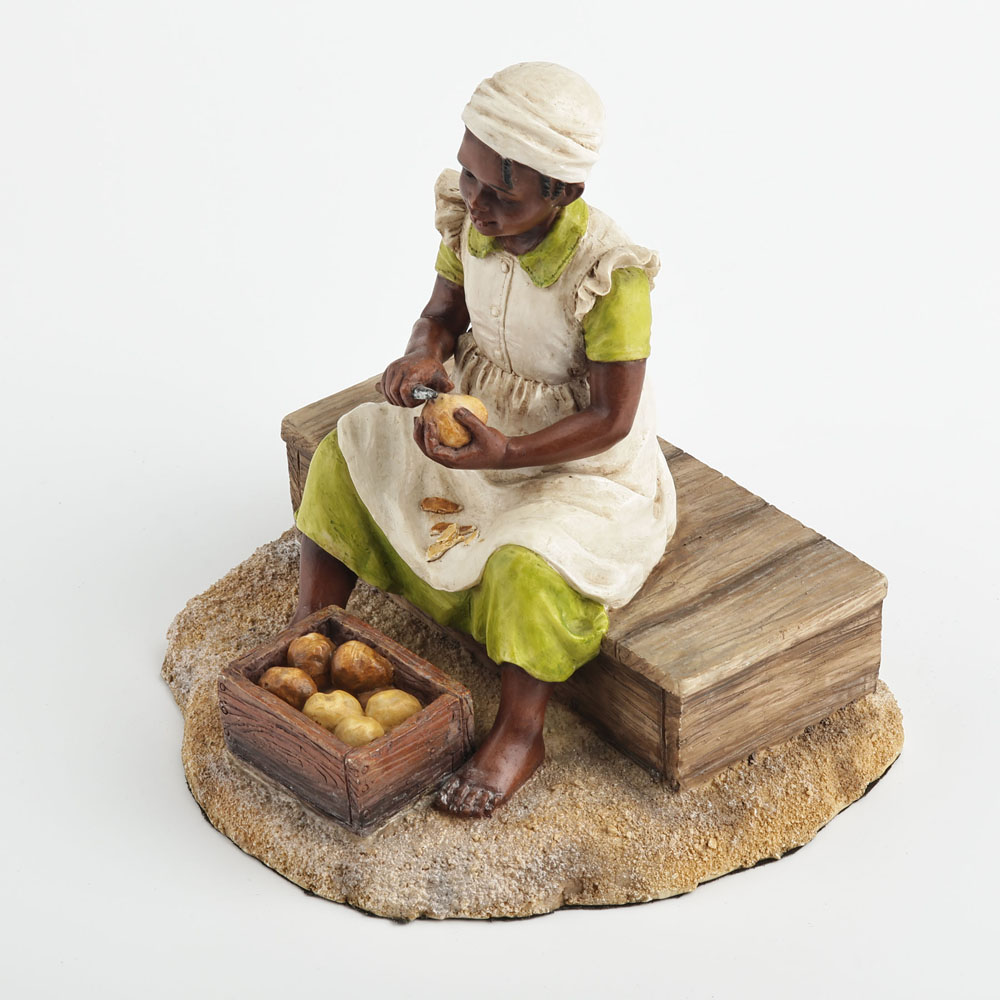 若い黒人少女の彫刻 木製ベンチでジャガイモを皮むく ヴィンテ - Resin Art On Wood のレビューと価格