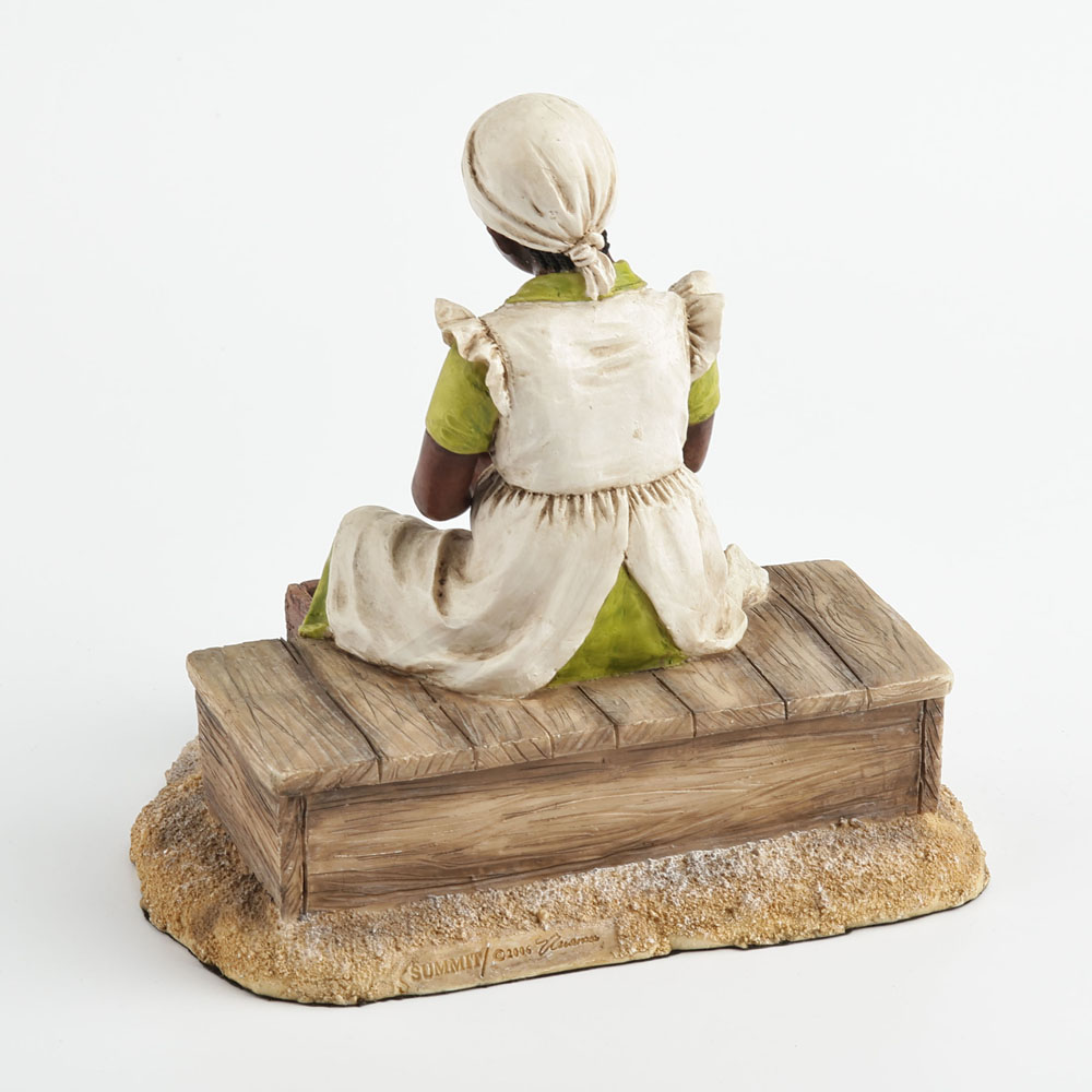 若い黒人少女の彫刻 木製ベンチでジャガイモを皮むく ヴィンテ - Resin Art On Wood のレビューと価格